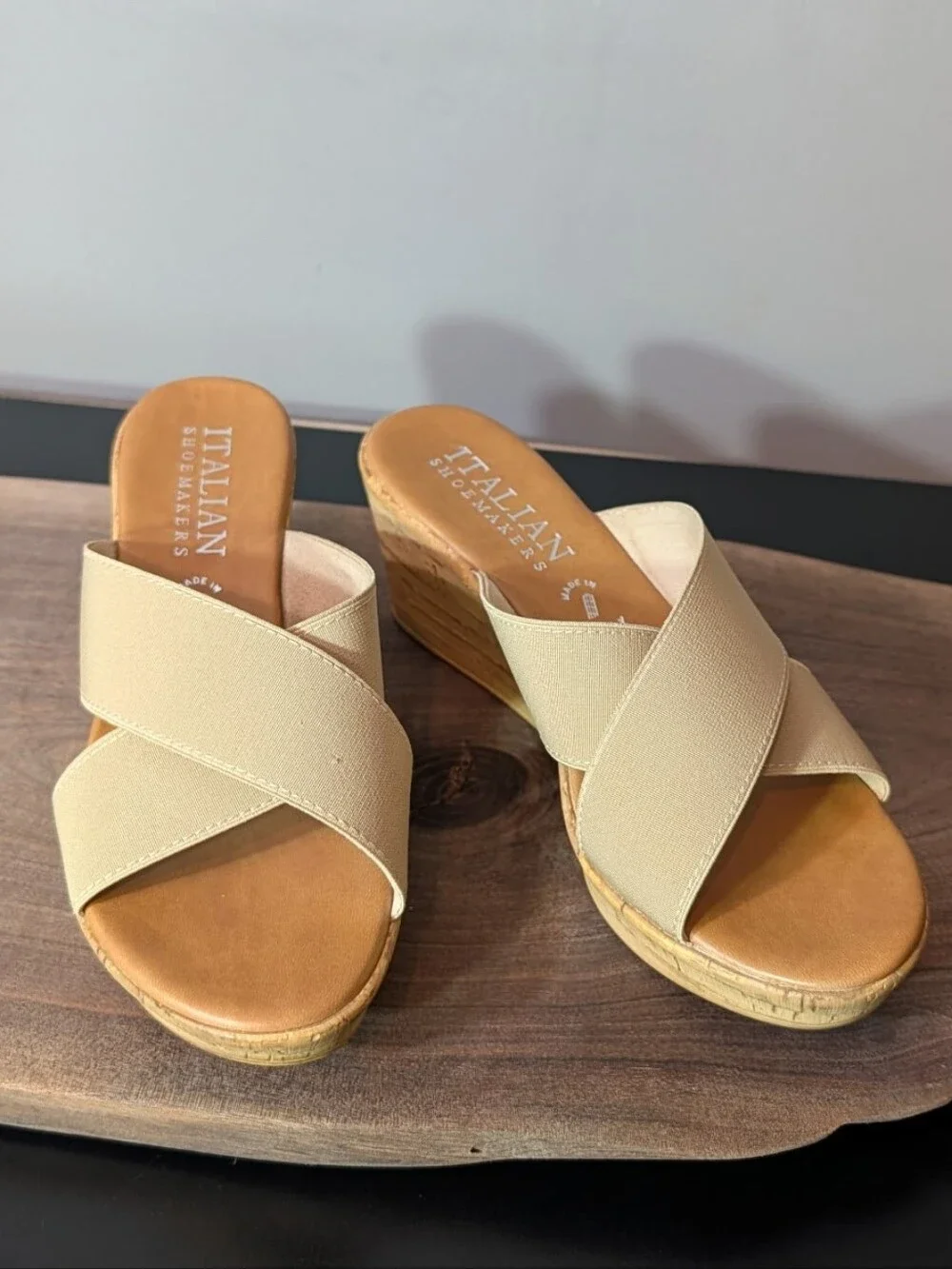 Italian Shoemakers beige crisscross